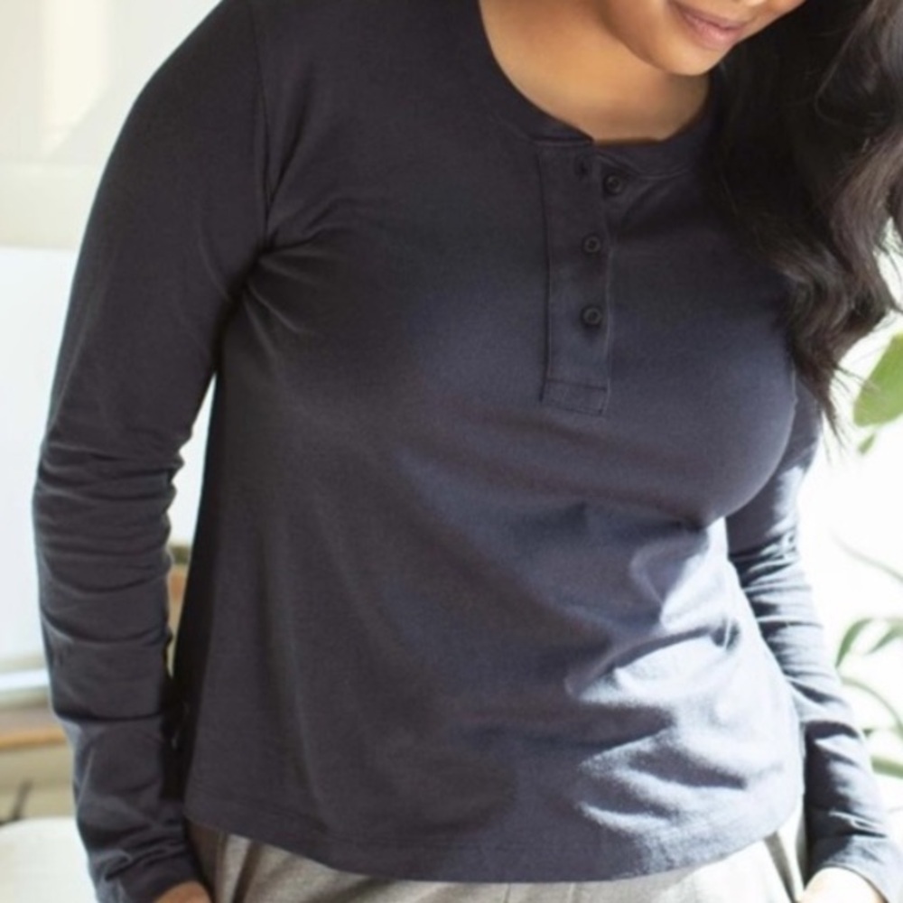 Brooklinen Navy Long Sleeve Court Henley Top